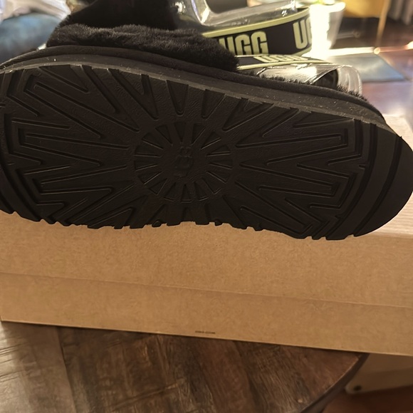 COPY - UGG Fluff Slides - Picture 5 of 5